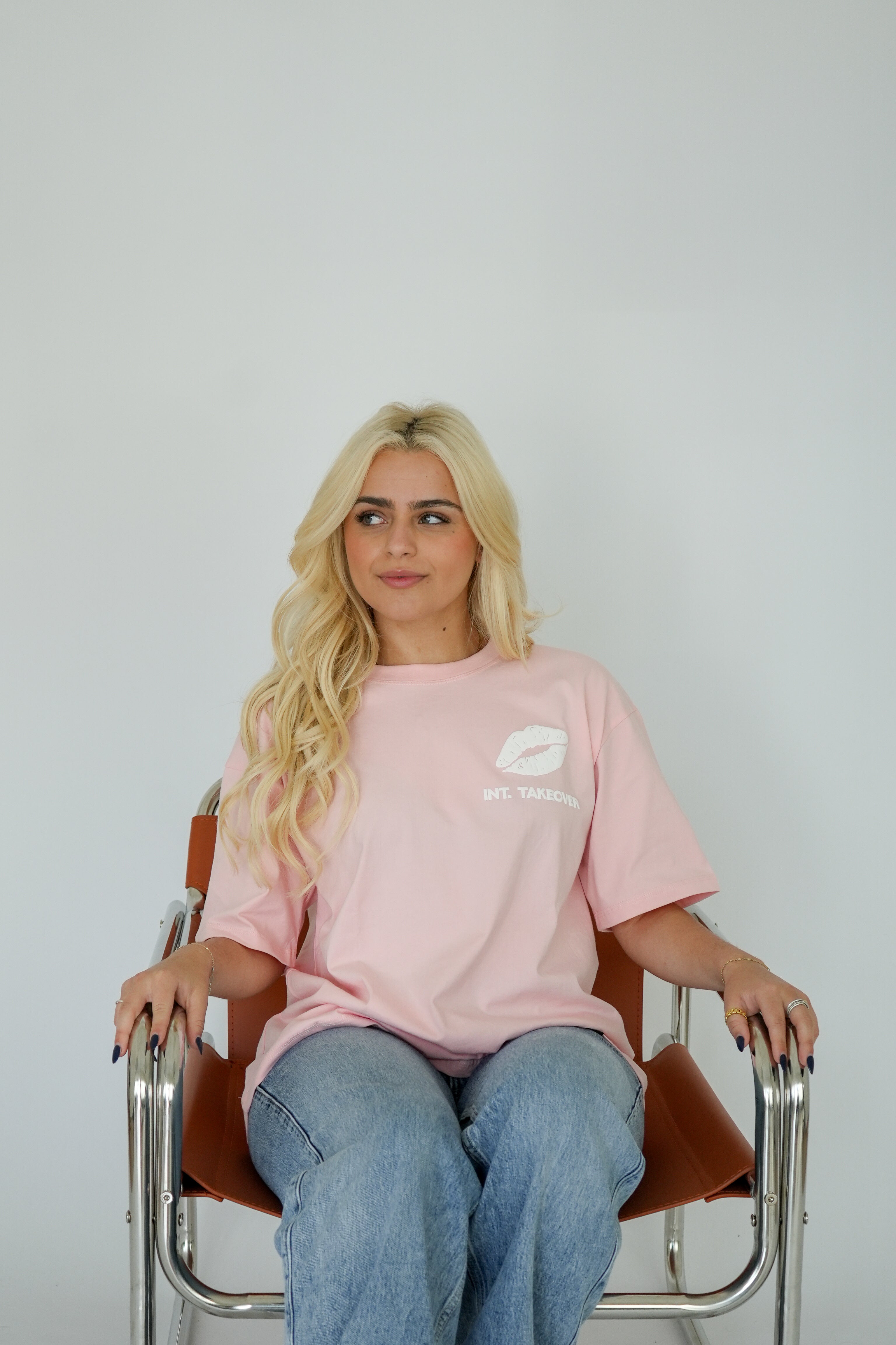 International Takeover Tshirt Pink